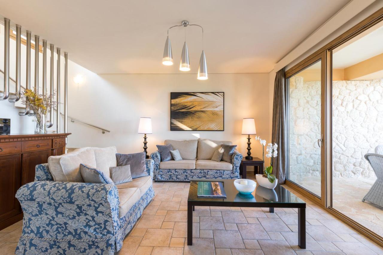 Pietra Gialla By Rodostamo Collection